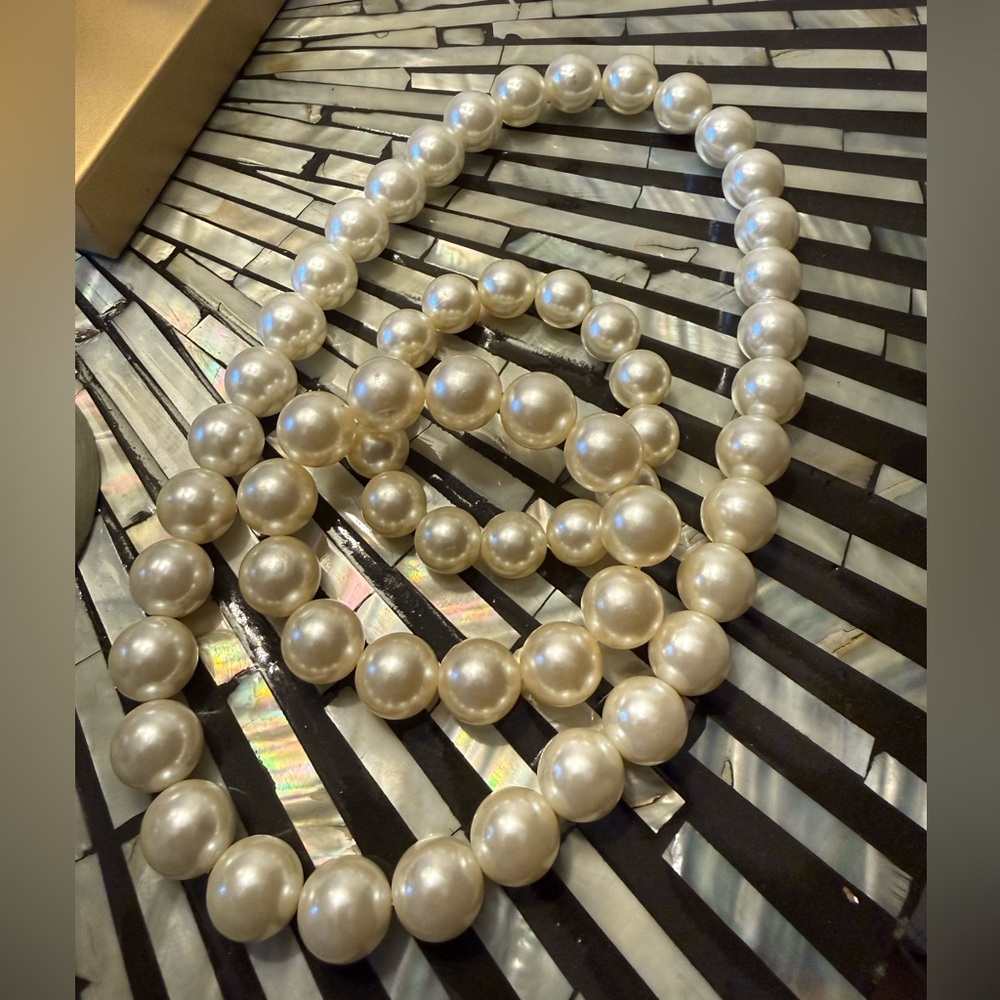 Faux Pearl Necklace Set